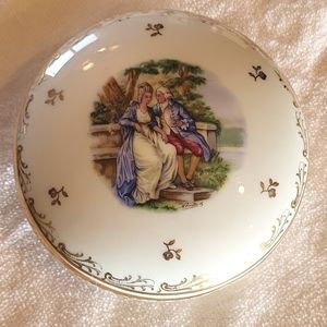 *CLOSING 5/18* Limoges Castel France 22k gold antique trinket box.